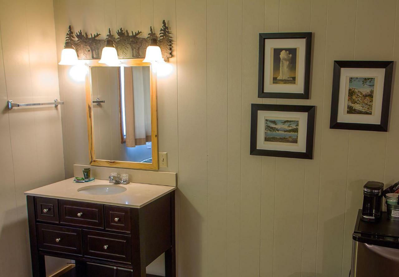 High Country Motel And Cabins Cooke City Exteriér fotografie