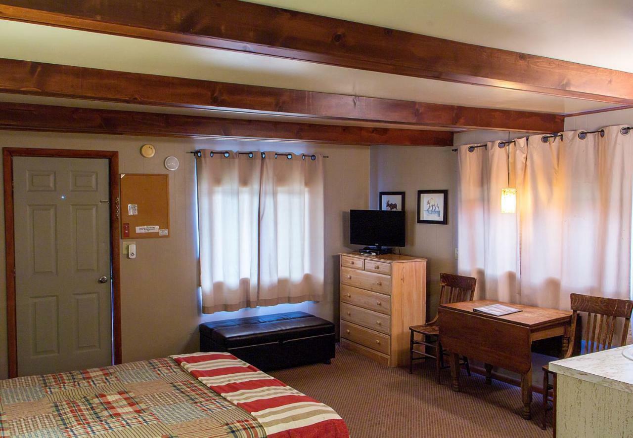 High Country Motel And Cabins Cooke City Exteriér fotografie